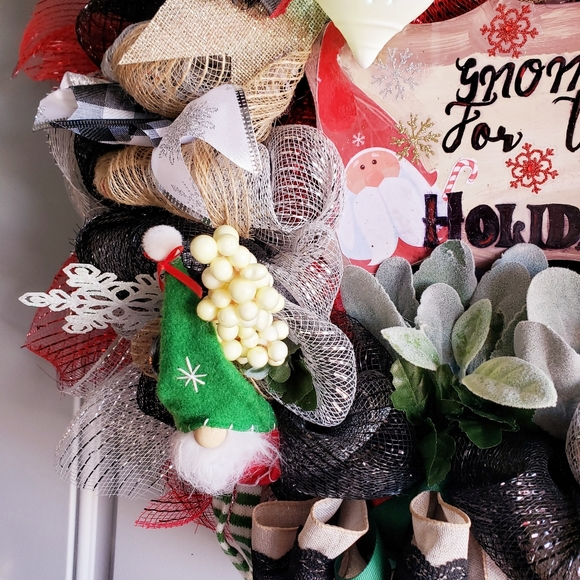 Christmas Wreath Gnome for the Holidays - Picture 3 of 15